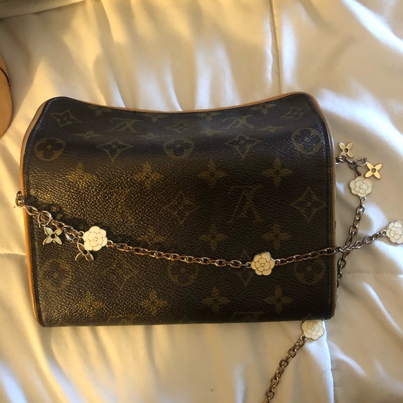 Louis Vuitton crossbody